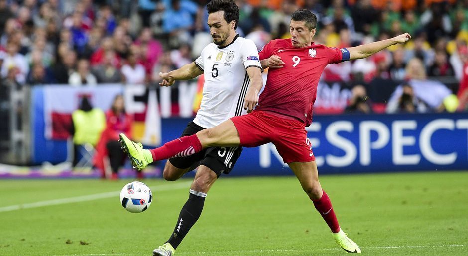 
                <strong>Mats Hummels</strong><br>
                Mats Hummels: Sein Spiel ist so ausgelegt, dass es immer ein Element an Risiko gibt. Aber zum Glück hat er a) den besten Nachbarn der Welt und ist b) immer noch Deutschlands zweitbester Innenverteidiger. ran-Note: 2-
              