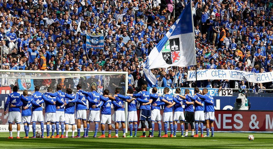 
                <strong>FC Schalke 04</strong><br>
                Platz 2: FC Schalke 04 mit 43.935 verkauften Dauerkarten.
              