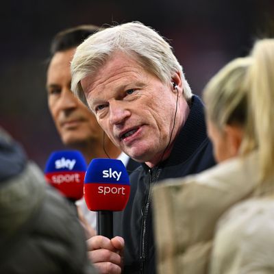 Oliver Kahn vor der Partie FC Bayern gegen Borussia Dortmund.