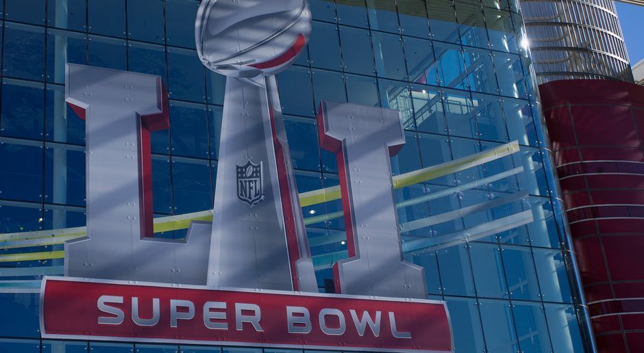 
                <strong>Zehn Mal Angeberwissen zum Super Bowl LI</strong><br>
                Die New England Patriots und die Atlanta Falcons bestreiten den Super Bowl LI in Houston. Das weiß jeder American-Football-Fan. Bei ran.de werdet ihr aber so richtig auf das erste Sport-Highlight des Jahres vorbereitet: Neben Fun Facts rund um das Event spendieren wir auch zehn Mal Angeberwissen zum großen Saison-Finale!
              