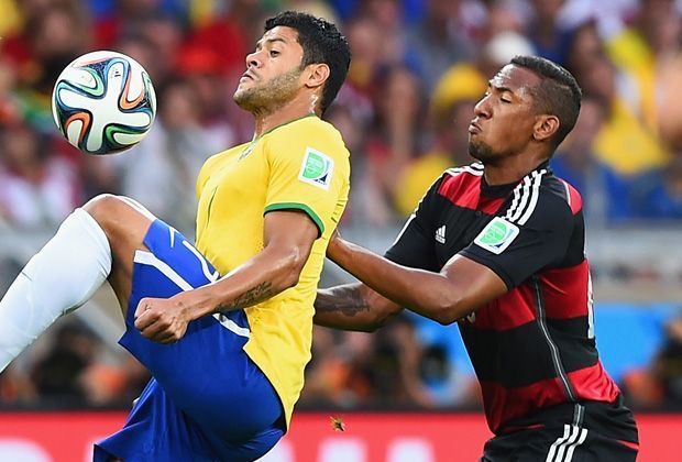 
                <strong>Jerome Boateng</strong><br>
                War mehr mit dem Spielaufbau als mit den Selecao-Stürmern beschäftigt. In wichtigen 1:1-Duellen war er da. EINFACH GEIL - NOTE 1.
              