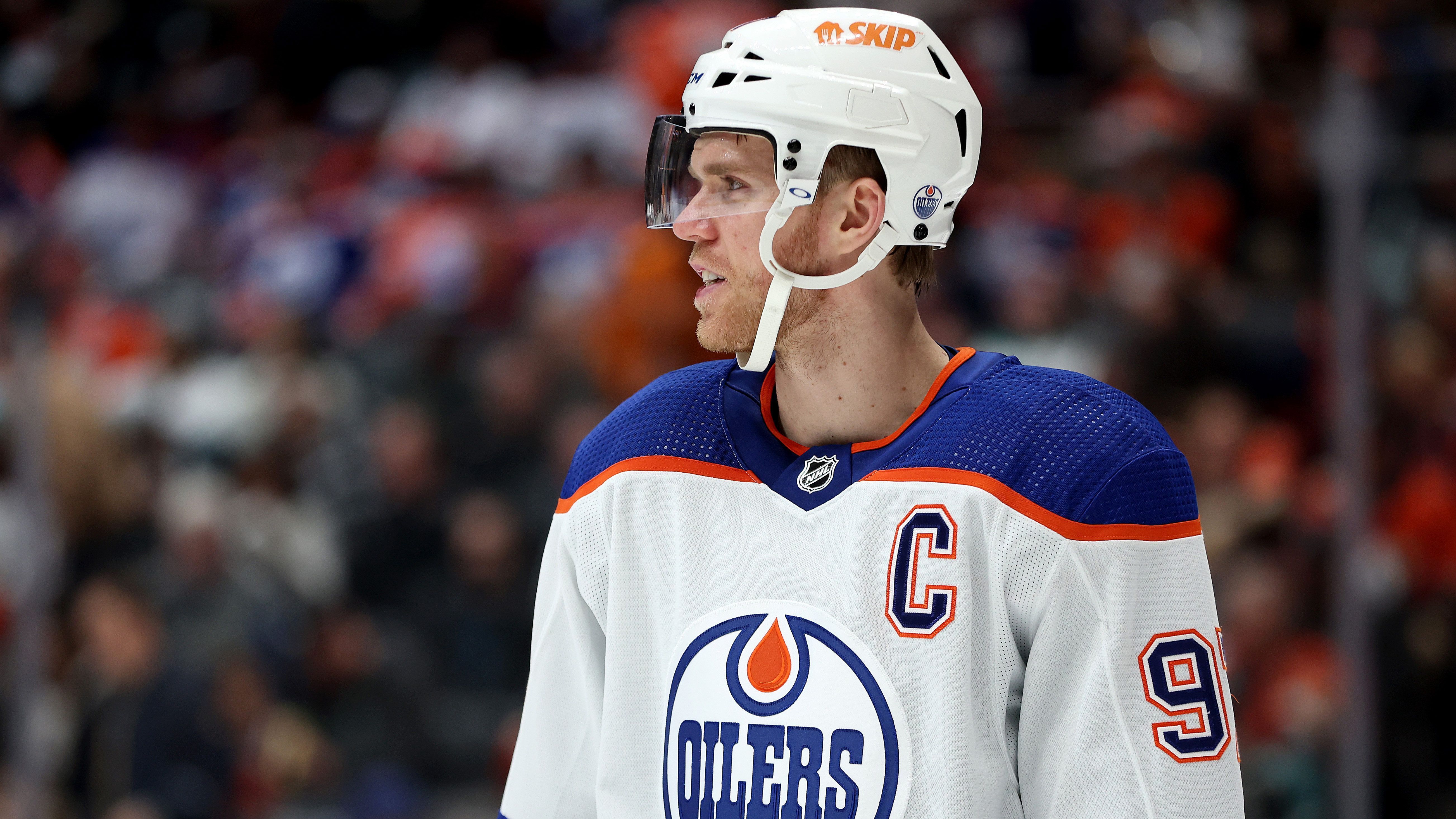 <strong>NHL - Platz 4: Connor McDavid</strong><br>
                100 Millionen US-Dollar für acht Jahre<br>Team: Edmonton Oilers<br>Vertragsbeginn: 2018
