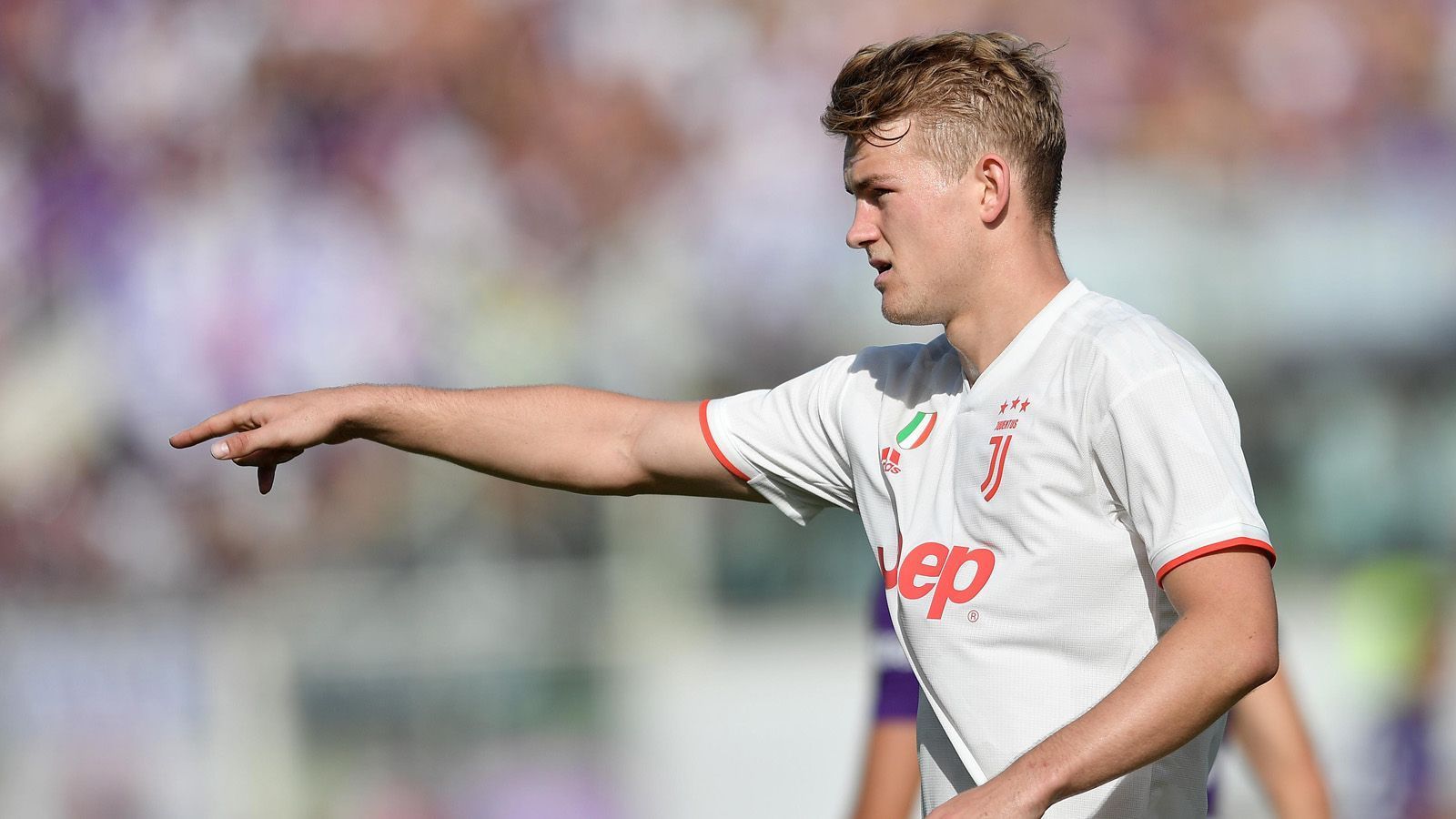 
                <strong>Matthijs de Ligt </strong><br>
                Alter: 20 JahreVerein: Juventus TurinPosition: InnenverteidigungNationalität: Niederlande
              