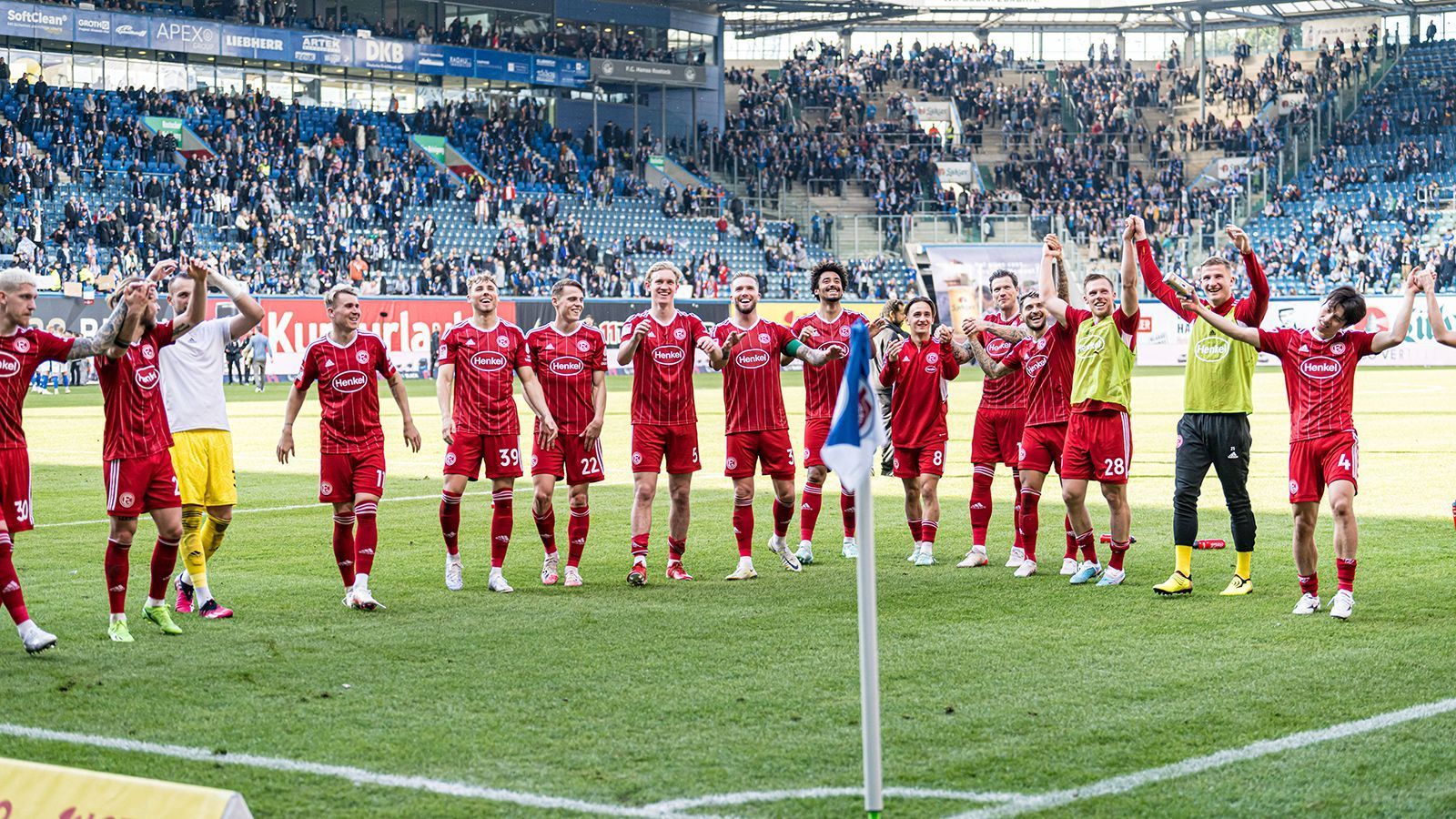 
                <strong>Fortuna Düsseldorf: 6. Platz, 54 Punkte, Torverhältnis 54:40</strong><br>
                &#x2022; 33. Spieltag: Hannover 96 (H, 8.)<br>&#x2022; 34. Spieltag: 1. FC Kaiserslautern (A, 7.)<br>Wenn ihr durchtippen wollt, wer am Ende wo steht: Hier geht es zum Tabellenrechner.
              