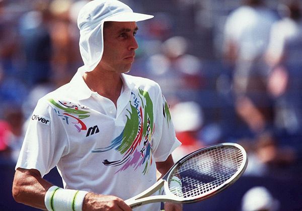 
                <strong>Ivan Lendl anno 1991</strong><br>
                In den 90ern entdeckte Ivan Lendl lustige Kopfbedeckungen für sich, wie hier diese modische Kappe mit dem Namen "Fremdenlegion".
              