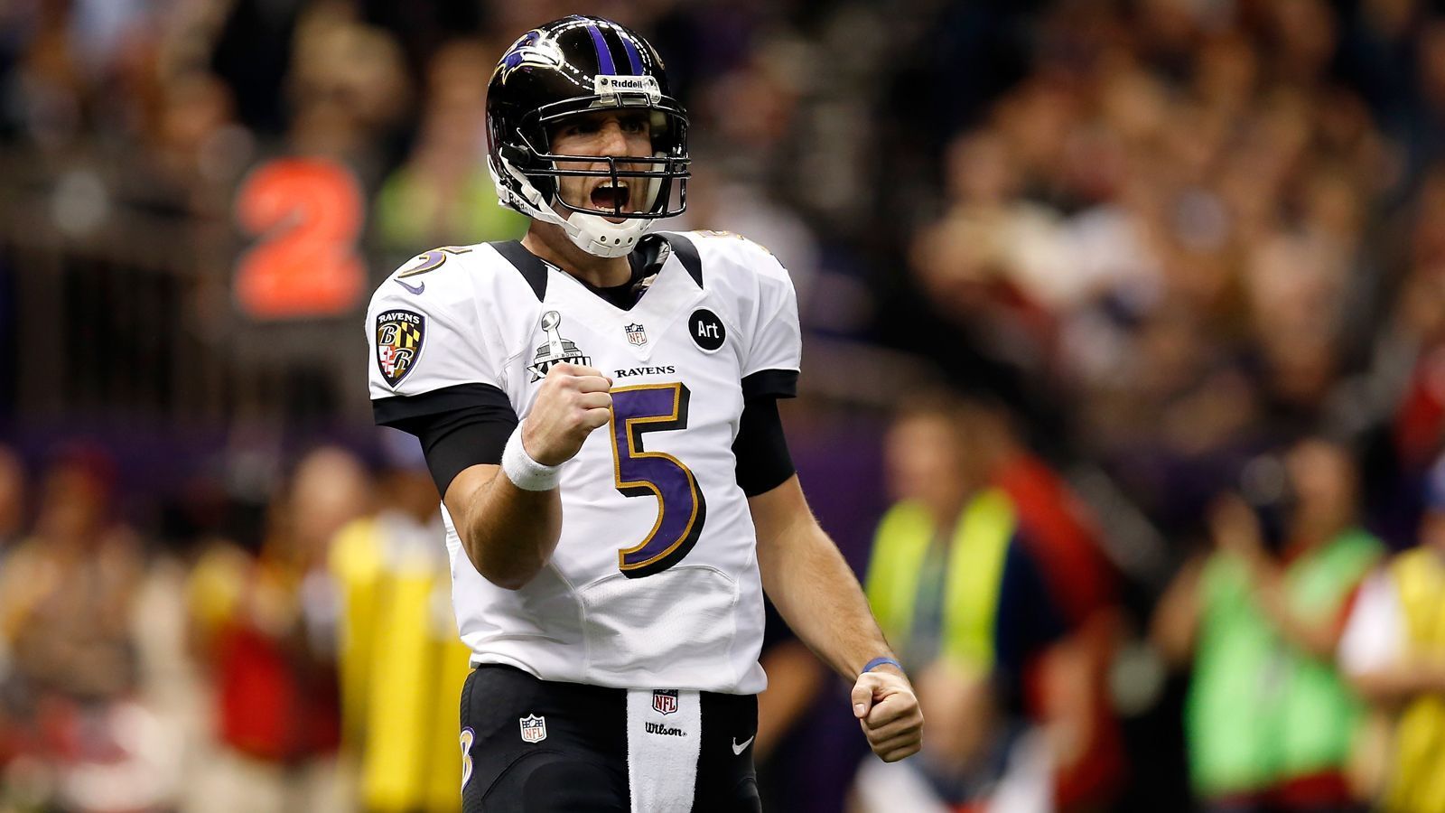 
                <strong>Die Playoff-Karriere von Joe Flacco</strong><br>
                Die Karriere des Joe Flacco ist ein Mysterium: Während der Regular Season ist er der Durchschnitt in Person, erst einmal warf der Erstrundenpick von 2008 über 4.000 Yards in einer Saison, bis heute ist er nicht einmal für den Pro Bowl nominiert worden. In den Playoffs ist Flacco dann aber wie ausgewechselt: In seiner ersten Saison führte er die Ravens ins AFC-Championship. Vier Jahre später folgte ein Playoff-Run wie er im Buche steht: Vier Spiele, elf Touchdowns, keine Interception und der Sieg in Super Bowl XLVII mit MVP-Auszeichnung. Mit einigen Statistiken überragt Flacco sogar die besten Quarterbacks der NFL-Geschichte. ran.de stellt Euch die verrückten Zahlen von Joe Flaccos Playoff-Karriere vor.
              