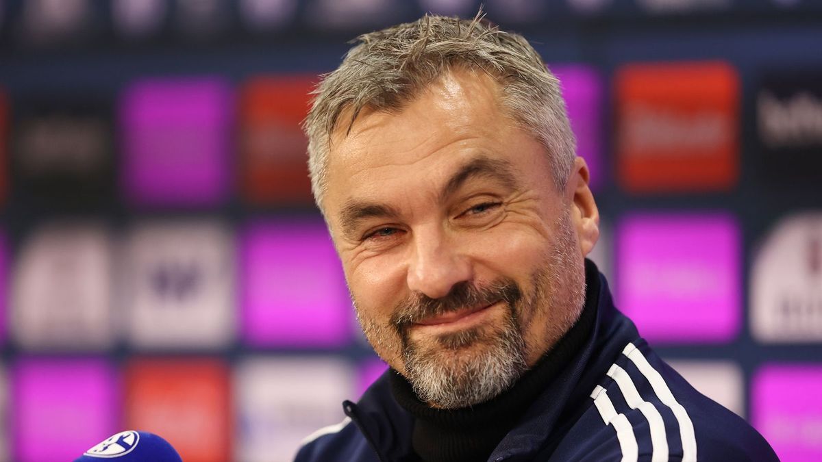 Neuer Schalke-Trainer wird vorgestellt