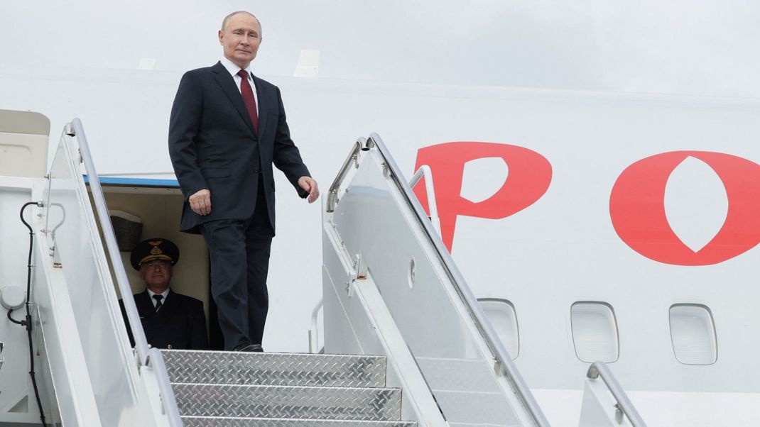 Russlands Präsident Wladimir Putin in seiner Regierungsmaschine bei dem Treffen mit Donald Trump in Alaska.
