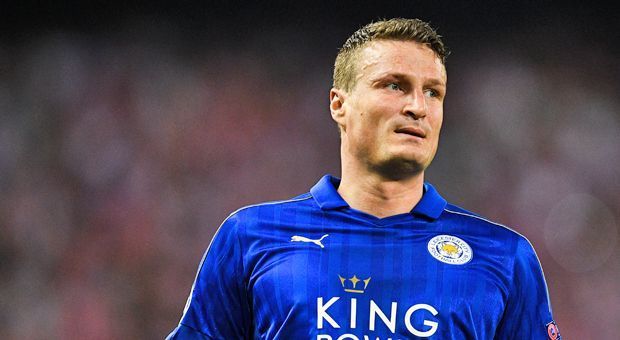 
                <strong>Ersatzbank: Robert Huth (IV)</strong><br>
                FC Chelsea (2002 bis 2006 - 62 Spiele)FC Middlesbrough (2006 bis 2009 - 62 Spiele)Stoke City (2009 bis 2015 - 188 Spiele)Leicester City (2015 bis heute - 93 Spiele)
              