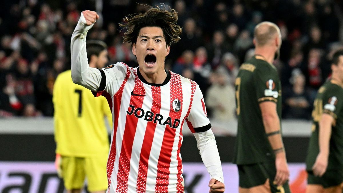 Yuito Suzuki bejubelt seinen Treffer zum 1:0