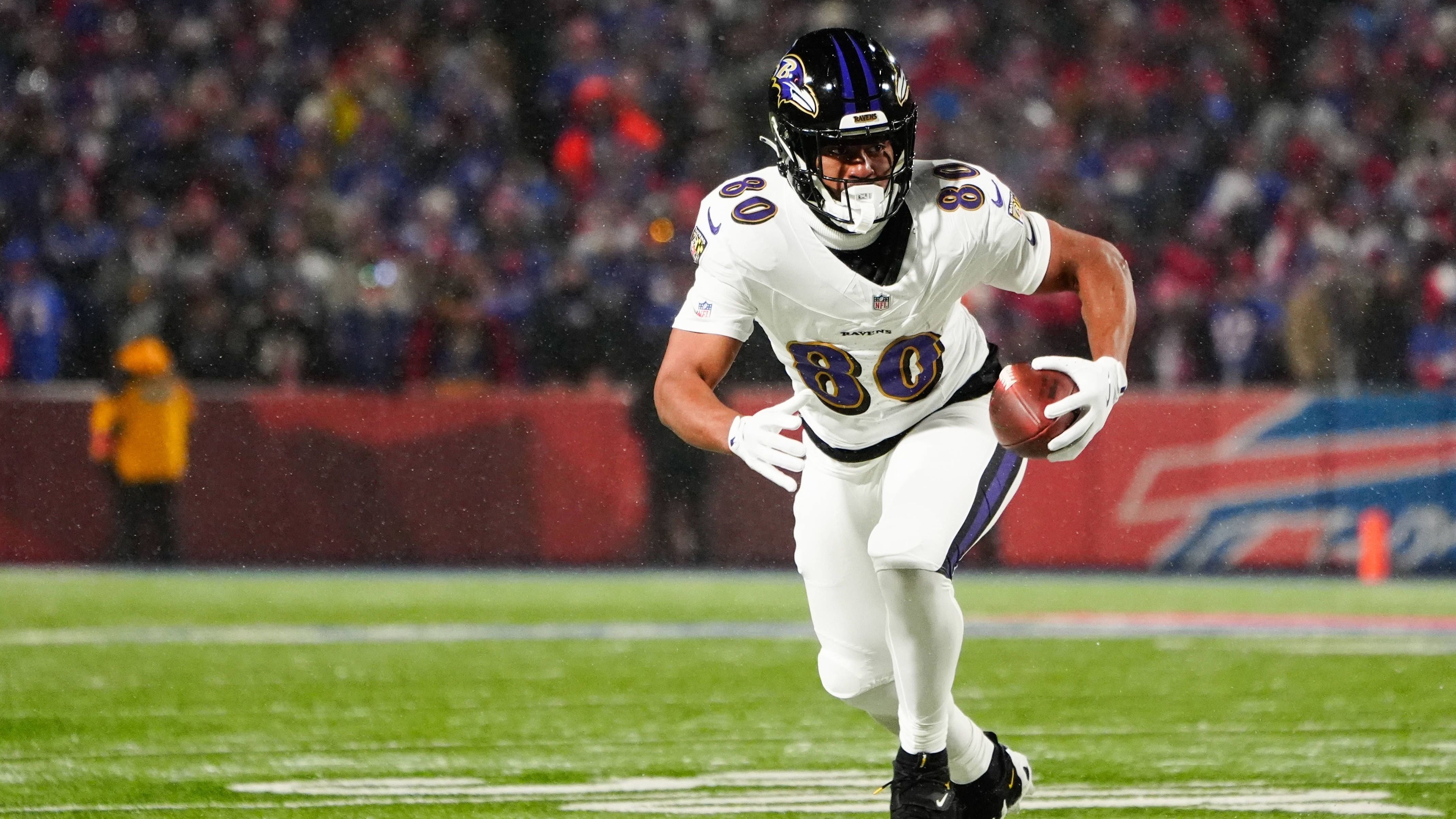 <strong>Isaiah Likely (Baltimore Ravens)</strong><br>Die Ravens dürfen sich über Verstärkung freuen. Tight End Isaiah Likely, der die ersten drei Spiele dieser Saison aufgrund einer Fußverletzung verpasst hat, soll laut "ESPN"-Insider Adam Schefter beim Kracher gegen die Kansas City Chiefs sein Saisondebüt feiern.