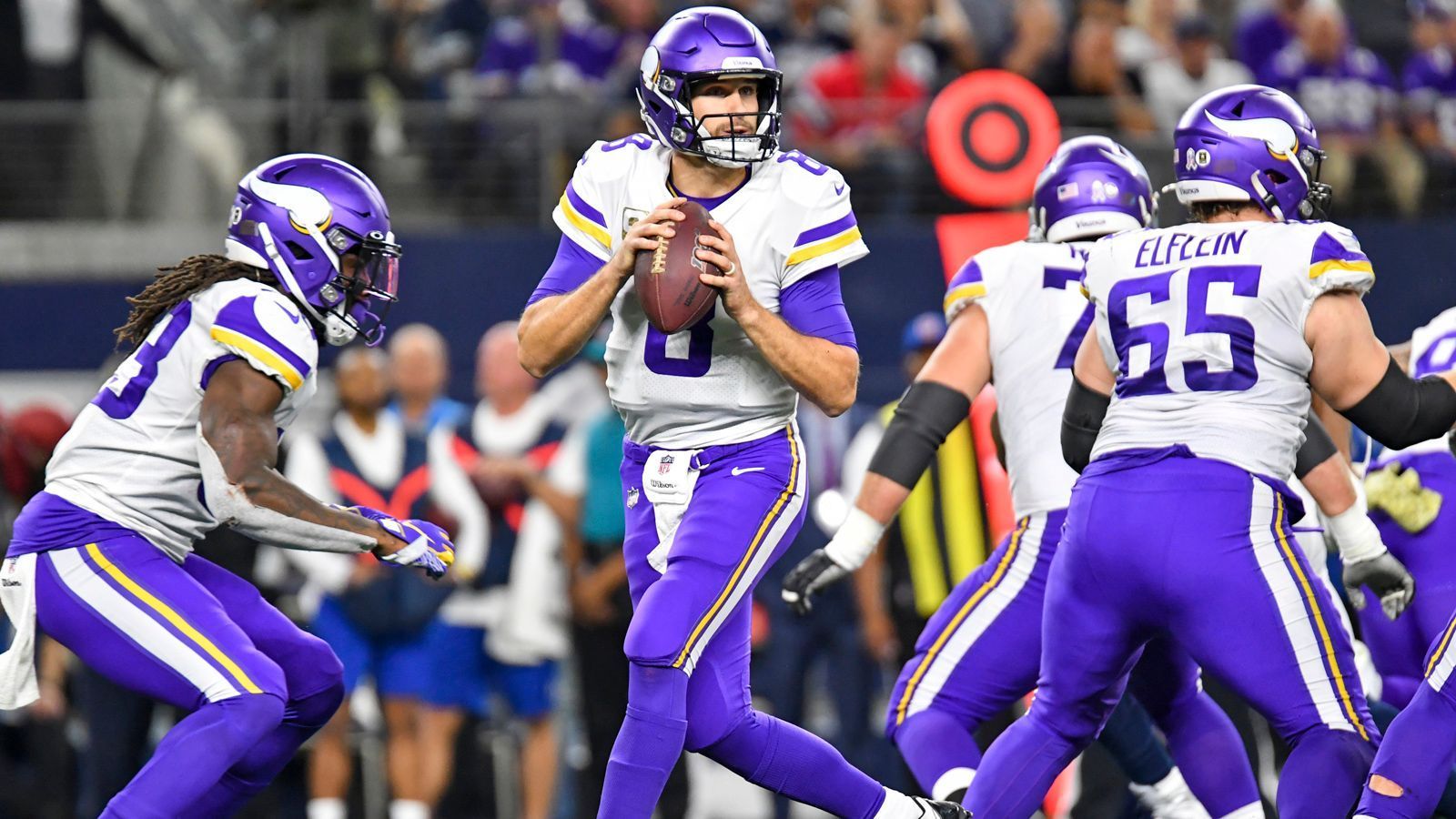 
                <strong>Platz 5: Minnesota Vikings (10-6, letzte Woche Platz 10)</strong><br>
                "You like that"? Quarterback Kirk Cousins bewies spätestens mit dem Sieg über die New Orleans Saints allen Kritikern, dass er im Rampenlicht abliefern kann. Die Defensive um das Pass-Rush-Duo Everson Griffen und Danielle Hunter dominiert die komplette Spielzeit über die gegnerischen Offensive-Lineman. Saints-Quarterback Drew Bress hatte keine ruhige Sekunde, Griffen und Hunter sammelten jeweils eineinhalb Sacks. 
              