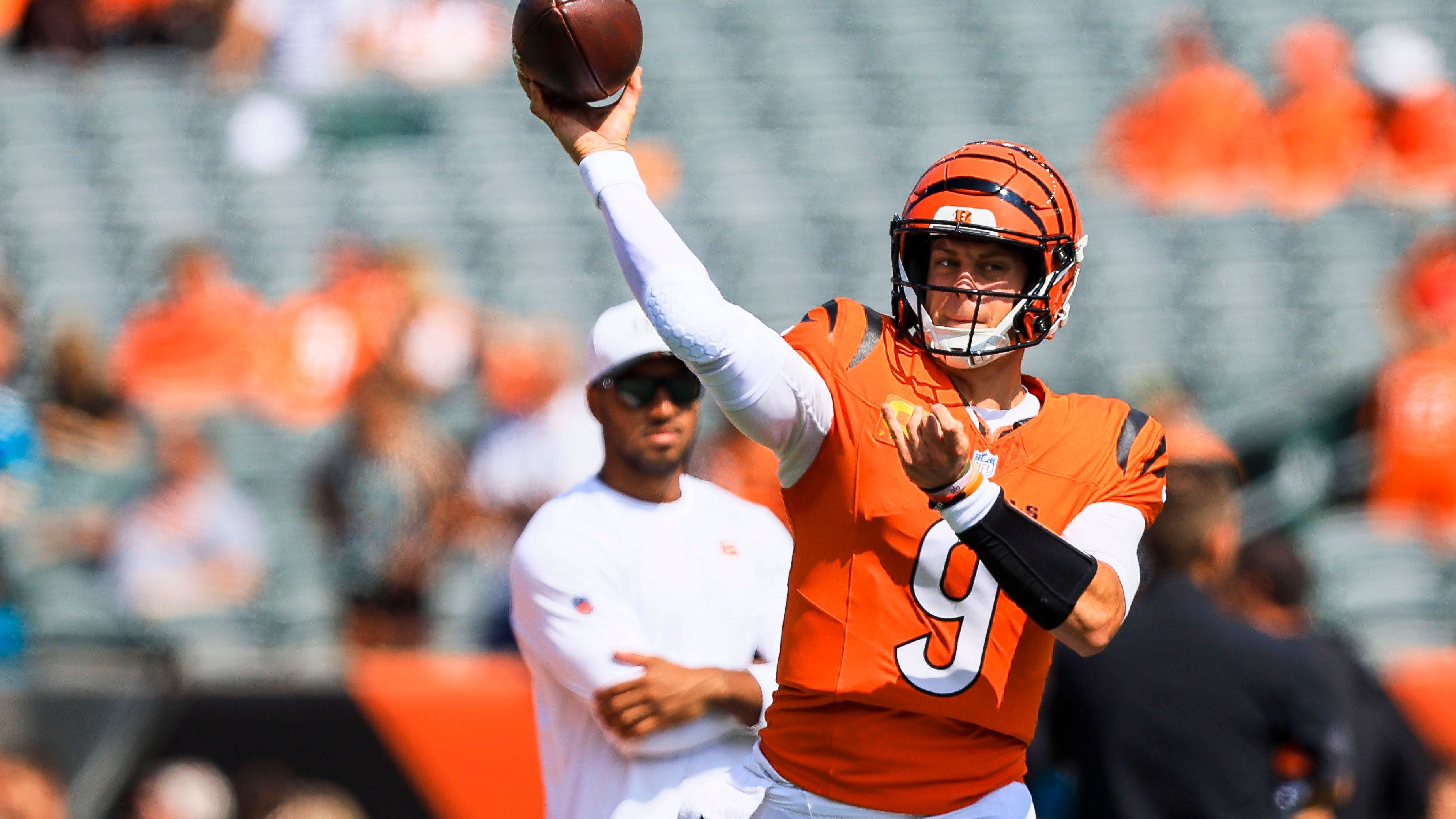 <em><strong>Joe Burrow (Cincinnati Bengals)</strong><br>Schlechte Nachrichten für die Bengals. Im Heimspiel gegen die Jaguars musste Joe Burrow die Partie bereits im zweiten Viertel verlassen. Der Quarterback wurde bei einem Play von hinten getackled. Burrow wurde in der Folge untersucht und humpelte mit Unterstützung in die Kabine. Wenig später erklärte die Franchise, Burrow habe sich eine Verletzung an den Zehen zugezogen, zurückkommen konnte er nicht mehr.</em>