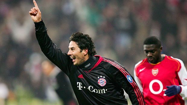 
                <strong>22.2.2005: Pizarro nicht zu halten</strong><br>
                22.2.2005: Pizarro nicht zu halten. Vier Jahre später trifft der Rekordmeister wieder auf die "Gunners". Im Hinspiel überzeugt vor allem Claudio Pizarro, der zwei der drei Tore für Bayern schießt und den Weg für den Viertelfinal-Einzug ebnet. Das Rückspiel verlieren die Münchner zwar mit 0:1 - doch das Weiterkommen ist besiegelt.
              