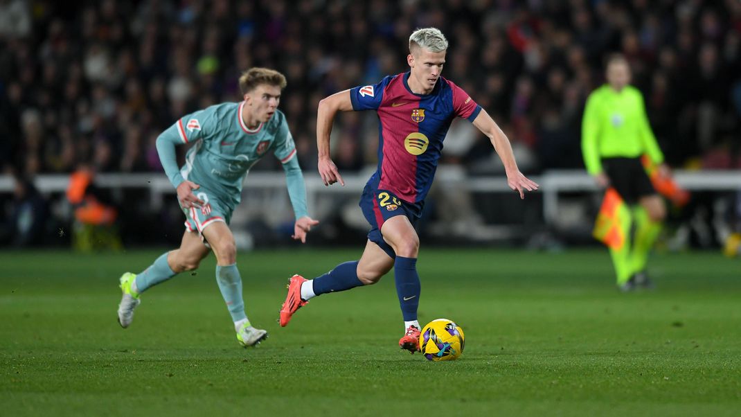 FC Barcelona, Barca v ATLETICO DE MADRID. OLIMPIC STADIUM LLUIS COMPANYS. MONTJUIC,BARCELONA. DECEMBER 21,2024 FC BARCELONA vs ATLETICO DE MADRID. December 21,2024 Dani Olmo (20) of FC Barcelona during the match between FC Barcelona and Atletico de Madrid corresponding to the eighteen day of La Liga EA Sports at Olimpic Stadium Lluis Companys of Montjuic in Barcelona, Spain. Barcelona ESP Copyright: xS.xRosx