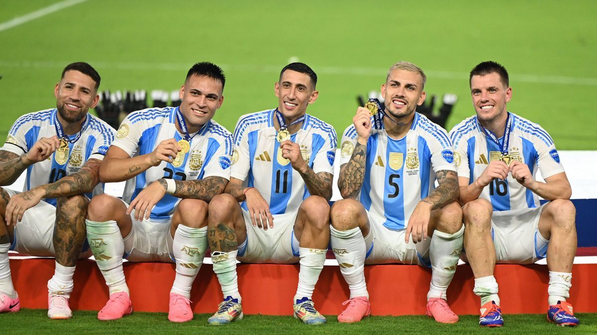 14th July 2024: Miami Gardens, Florida, USA: Copa America Finals match between Colombia and Argentina at Hard Rock Stadium in Miami Gardens, Florida, USA; Nicol& xe1;s Otamendi, Lautaro Mart& xed;n...