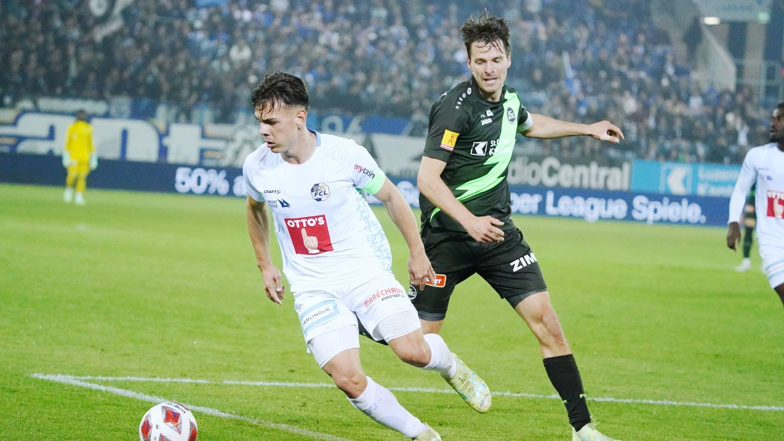 
                <strong>Schweiz: Ardon Jashari (FC Luzern)</strong><br>
                &#x2022; Defensives Mittelfeld<br>&#x2022; 20 Jahre alt (2002)<br>&#x2022; Drei Länderspiele für die Schweizer U21-Nationalmannschaft<br>&#x2022; Marktwert: 7,5 Millionen Euro<br>
              