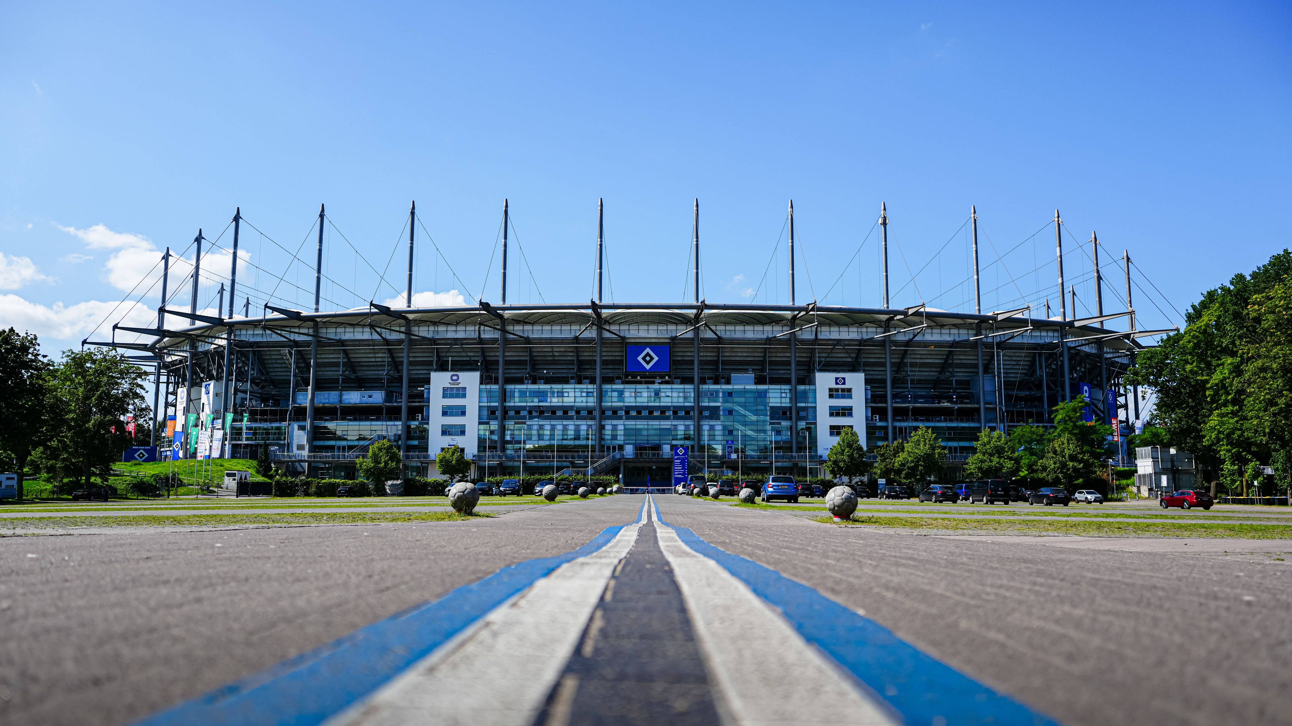 <strong>Hamburger SV - Volksparkstadion</strong><br>Jährlicher Erlös: 5 Millionen Euro (von Anteilseigner Klaus-Michael Kühne)<br>Laufzeit: 2028