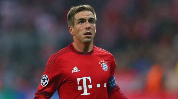 
                <strong>Philipp Lahm 2015</strong><br>
                Philipp Lahm - 2015. Philipp Lahm gilt als einer der klügsten Spieler der Welt. Die kurzen Haare hatte der Bayern-Spieler früher schon.
              