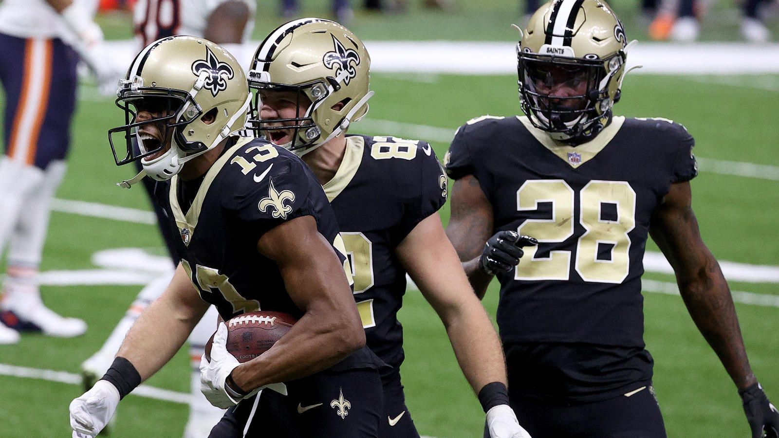 
                <strong>New Orleans Saints: Offense</strong><br>
                Die größte Baustelle der Saints ist die Receiver-Position. New Orleans mangelt es neben Michael Thomas an ernstzunehmenden Anspielstationen, Tre'Quan Smith konnte sich bisher nicht behaupten und Emmanuel Sanders ist mittlerweile bei den Buffalo Bills untergekommen. Mit Jared Cooks Abgang fehlt auch auf der Tight-End-Position eine dynamische Anspielstation. Ein neuer Quarterback wird wohl noch nicht verpflichtet, Jameis Winston und Taysom Hill bekommen die Chance, sich zu beweisen.
              