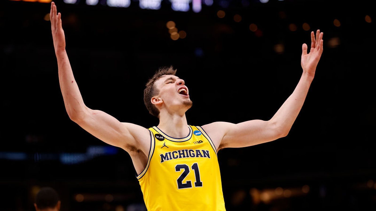 
                <strong>Franz Wagner (Michigan, Guard)</strong><br>
                Sein großer Bruder Moritz Wagner wurde beim NBA Draft 2018 an Position 25 von den Los Angeles Lakers ausgewählt und steht nun bei den Orlando Magic unter Vertrag. Franz Wagner hat gute Chancen, früher gepickt zu werden. Der 19-Jährige spielte bereits in der Bundesliga für seinen Heimatverein ALBA Berlin, ging dann in die USA und kam in seiner letzten College-Saison bei den Michigan Wolverines auf 12,5 Punkte und 6,5 Rebounds pro Spiel. Wagner wird als möglicher Top-10-Pick gehandelt. ran verrät, wer seine Konkurrenten sind.
              