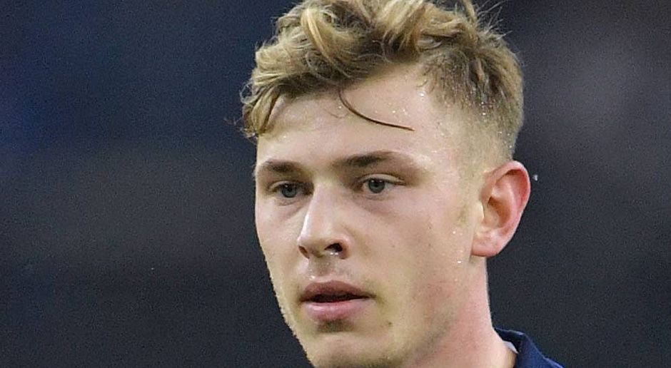 
                <strong>Max Meyer (FC Schalke 04)</strong><br>
                Max Meyer: Seine Einwechslung macht Schalke in der zweiten Halbzeit deutlich variabler. Meyer verleiht dem Spiel der Knappen mehr Struktur und stellt die Gladbacher Defensive in Kombination mit Leon Goretzka immer wieder vor Probleme. ran-Note: 
              