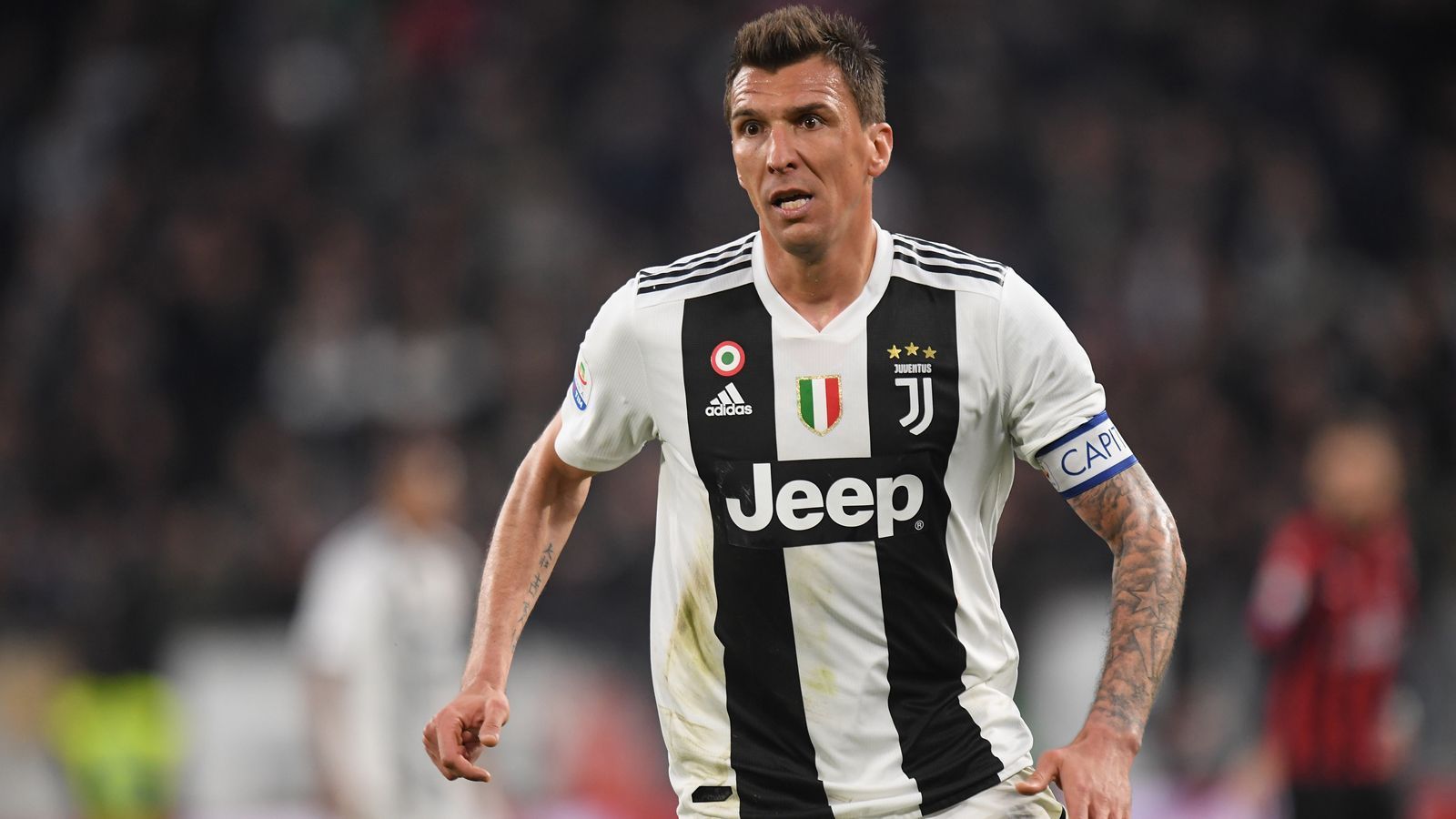 
                <strong>Mario Mandzukic (Juventus Turin)</strong><br>
                Auch Khediras Teamkollege Mario Mandzukic muss die Saison 2018/19 wegen Patellasehnenproblemen vorzeitig beenden. Der Kroate ist mit acht Treffern immer noch zweitbester Juve-Torschütze in der Serie A hinter Superstar Cristiano Ronaldo (19 Saisontore). 
              