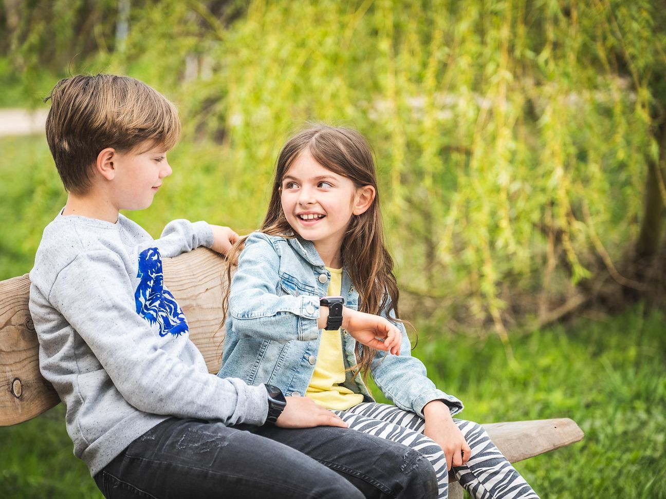 YOUR CHILD'S FIRST SMARTPHONE - 
AS A SMARTWATCH