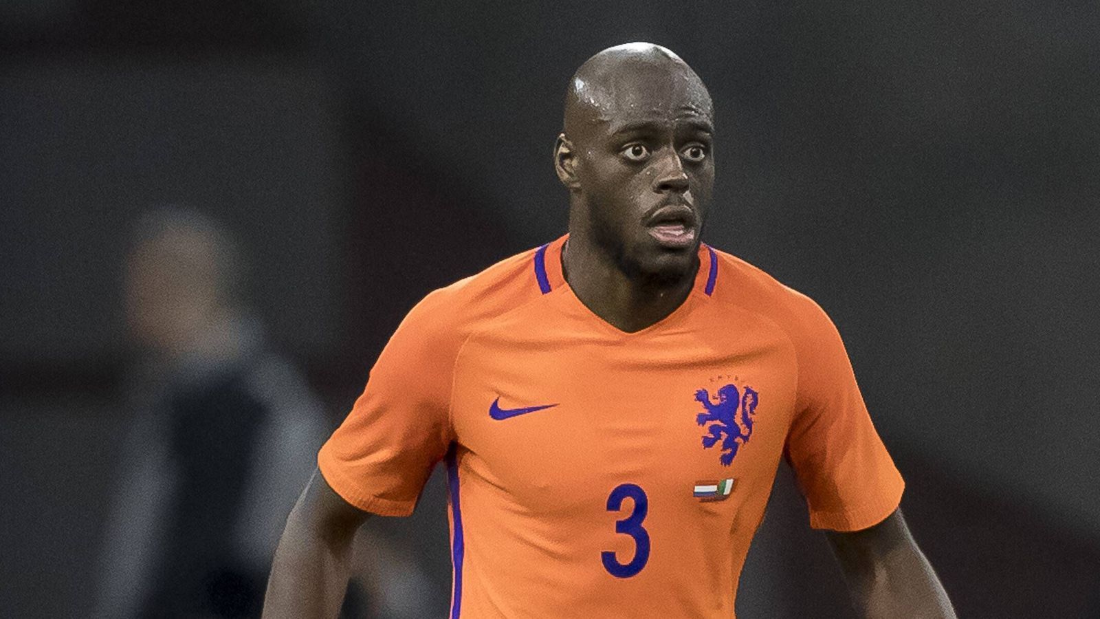 
                <strong>Bruno Martins Indi (Niederlande)</strong><br>
                Bruno Martins Indi - Portugal: Er war eine der großen WM-Entdeckungen 2014 in Brasilien und wechselte anschließend zum FC Porto nach Portugal. Und das passt auch. In dem Land wurde Martins Indi einst geboren, doch heute spielt er für die Niederlande und inzwischen für Stoke City.
              