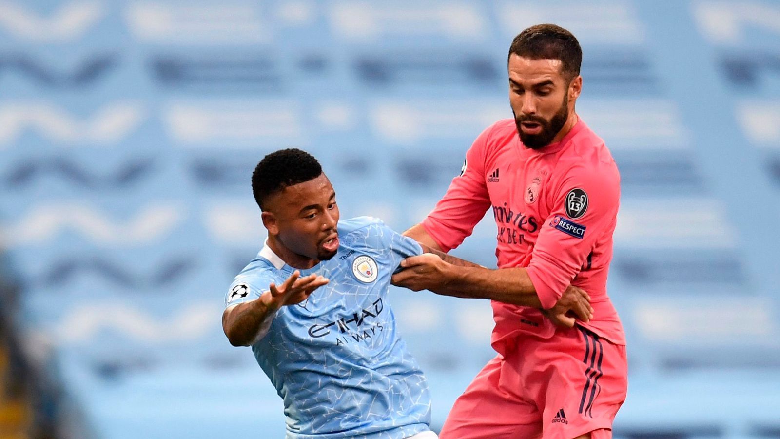 
                <strong>Gabriel Jesus (Manchester City)</strong><br>
                Stark, wie er Varane vor dem 1:0 unter Druck setzt, ihm den Ball abnimmt und Sterling anspielt. Wechselt mit seinen beiden Sturmpartner immer wieder die Position. Lässt mit zunehmender Spieldauer zunächst die letzte Konsequenz vermissen, ehe er erneut Varane ausguckt und die zu kurz geratene Kopfballrückgabe ins Tor spitzelt. Macht, was er machen muss, Tore vorbereiten und erzielen. ran-Note: 2
              