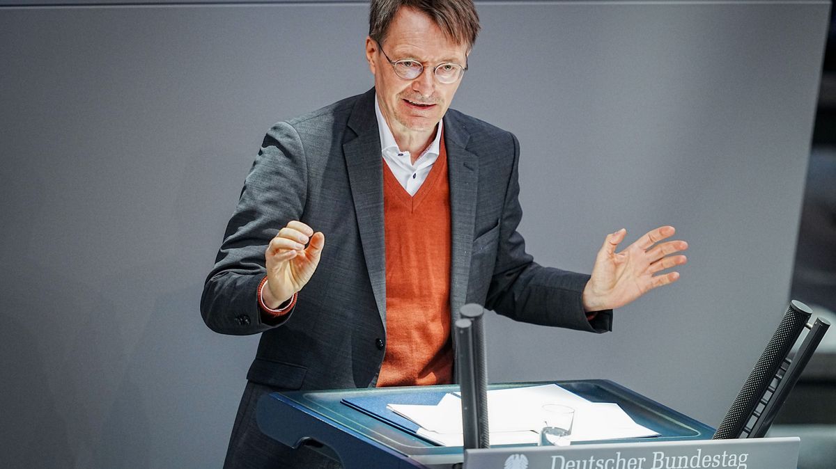 Gesundheitsminister Karl Lauterbach im Bundestag