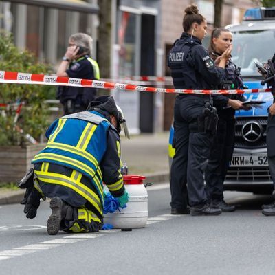 Mehrere Personen in Bochumer Café verletzt