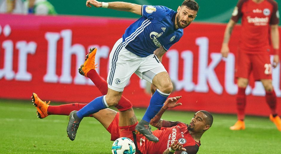 
                <strong>Daniel Caligiuri (FC Schalke 04)</strong><br>
                Mit seinem abgefälschten Distanzschuss verbucht er die beste Chance der ersten Halbzeit. Überhaupt ist er in vielen Spielphasen der einzige Schalker, der einen gewissen Offensivdrang entwickelt. In der 65. Minute bereitet er eine Top-Chance für Burgstaller vor. Auch in der Defensive gibt er sich keine Blöße. ran-Note: 3
              