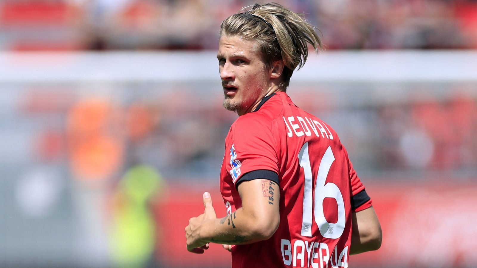 
                <strong>Bayer 04 Leverkusen</strong><br>
                Geliehene Spieler: KeineVerliehene Spieler: Tin Jedvaj (FC Augsburg, Foto)
              