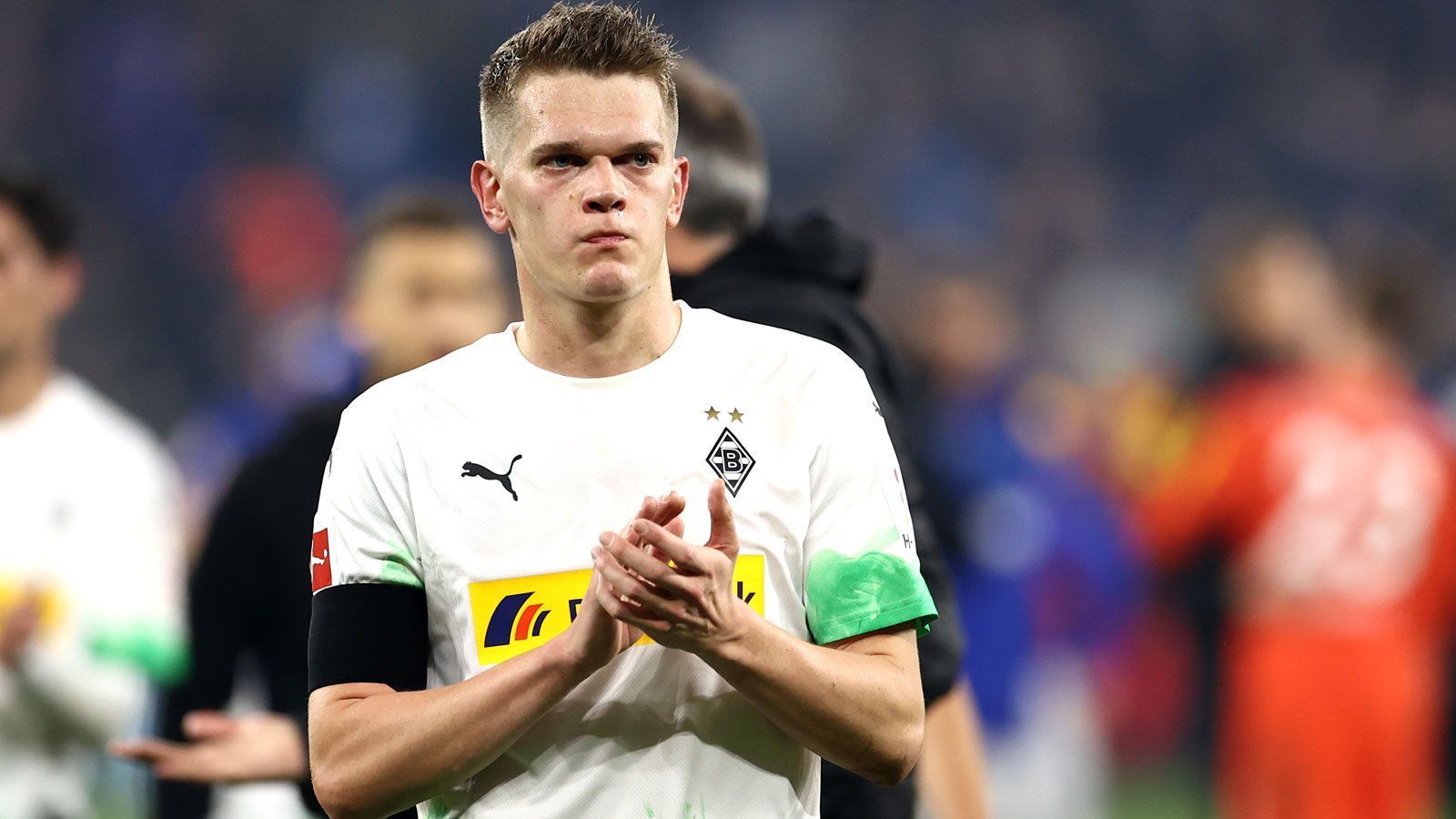 
                <strong>Platz 11: Matthias Ginter</strong><br>
                 - Verein: Borussia Mönchengladbach - Marktwertsprung: + 4 Millionen Euro - Marktwert: 32 Millionen Euro
              