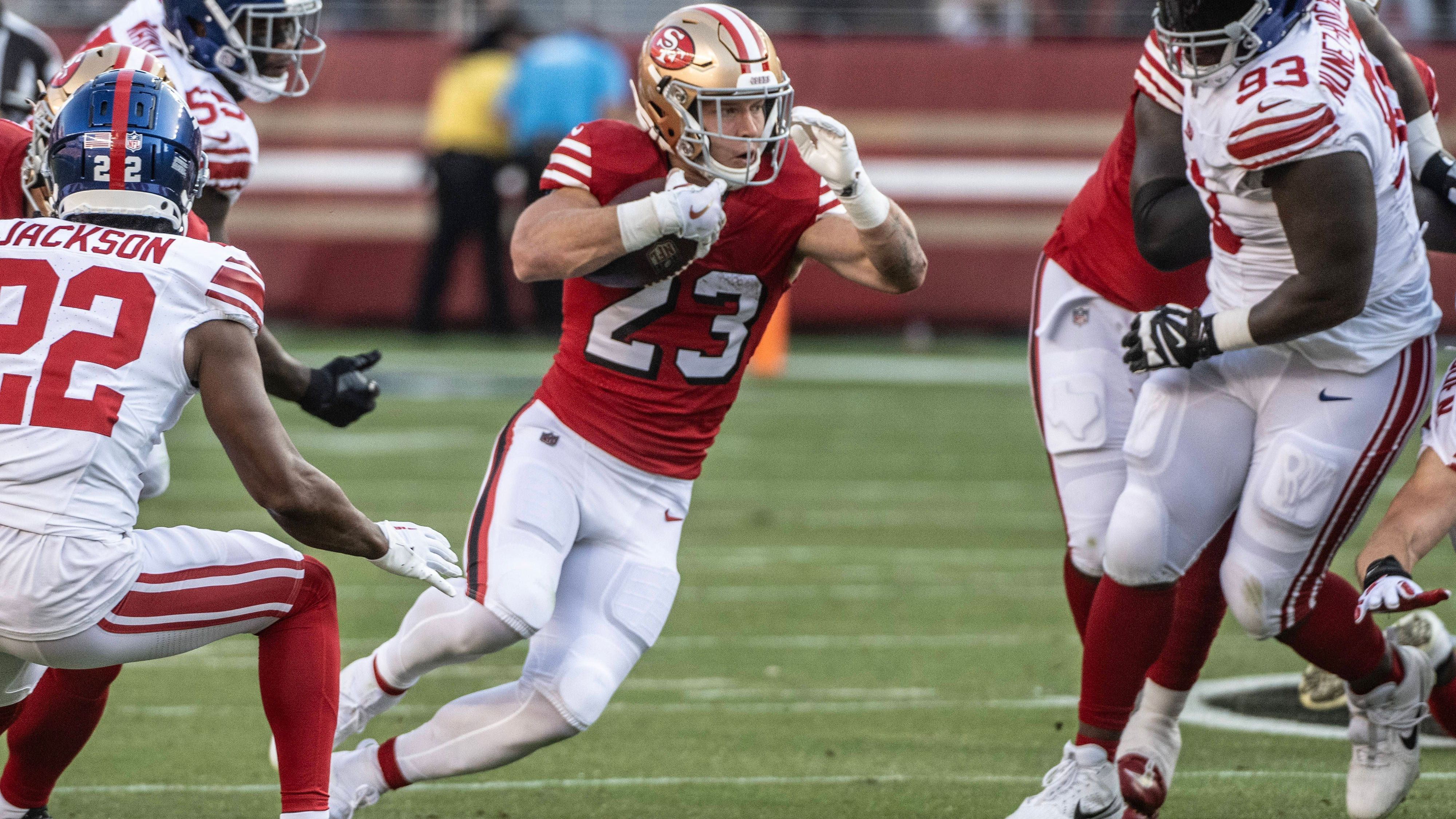 <strong>Christian McCaffrey stellt Franchise-Rekord von Jerry Rice ein</strong><br>Running Back McCaffrey hat einen großen Anteil an der Erfolgsserie der 49ers. Gegen die Giants sorgte er für einen Raumgewinn von 119 Yards und einen Touchdown. Inklusive der Playoffs gelang ihm in zwölf aufeinanderfolgenden Spielen je ein Touchdown. Der einzige Spieler, dem das zuvor bei den 49ers glückte, war der legendäre Jerry Rice.&nbsp;