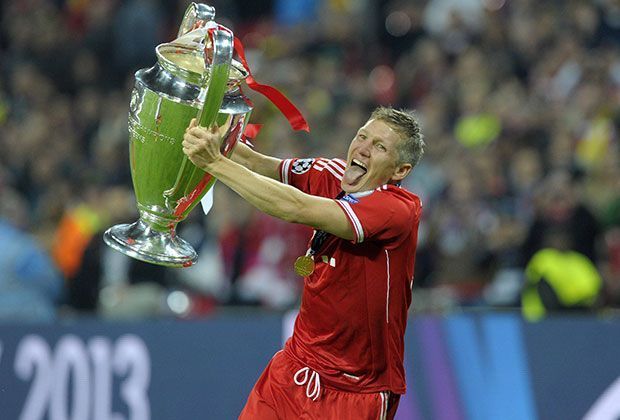 
                <strong>Bastian Schweinsteiger (FC Bayern München)</strong><br>
                Bastian Schweinsteiger ist auf dem besten Weg, eine echte Vereins-Legende beim FC Bayern zu werden. Seit seinem Debüt im Dezember 2002 hat der Mittelfeldspieler bereits 480 Spiele für den Rekordmeister absolviert und holte 2013 das Triple. Sein Vertrag läuft noch bis 2016.
              