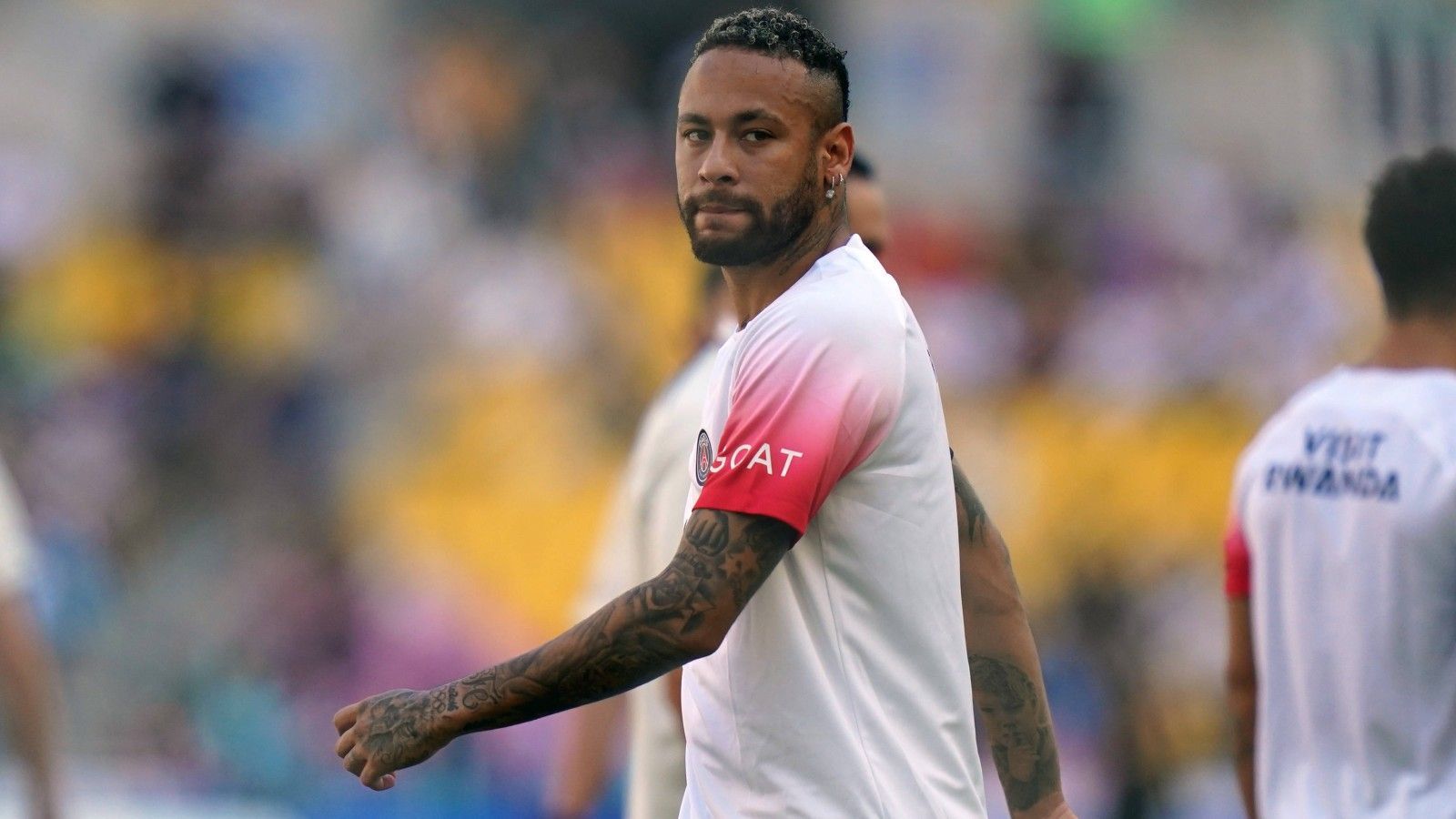 <strong>Fixer Wechsel: Neymar</strong><br>Neymar zog es nach Saudi-Arabien. Der Brasilianer verließ PSG, wechselte zu Al-Hilal. Das Paket kann sich finanziell sehen lassen. Wie Transfer-Insider Fabrizio Romano berichtet, gibt es für Neymar ein&nbsp;Gehalt von 300 Millionen US-Dollar in zwei Jahren.