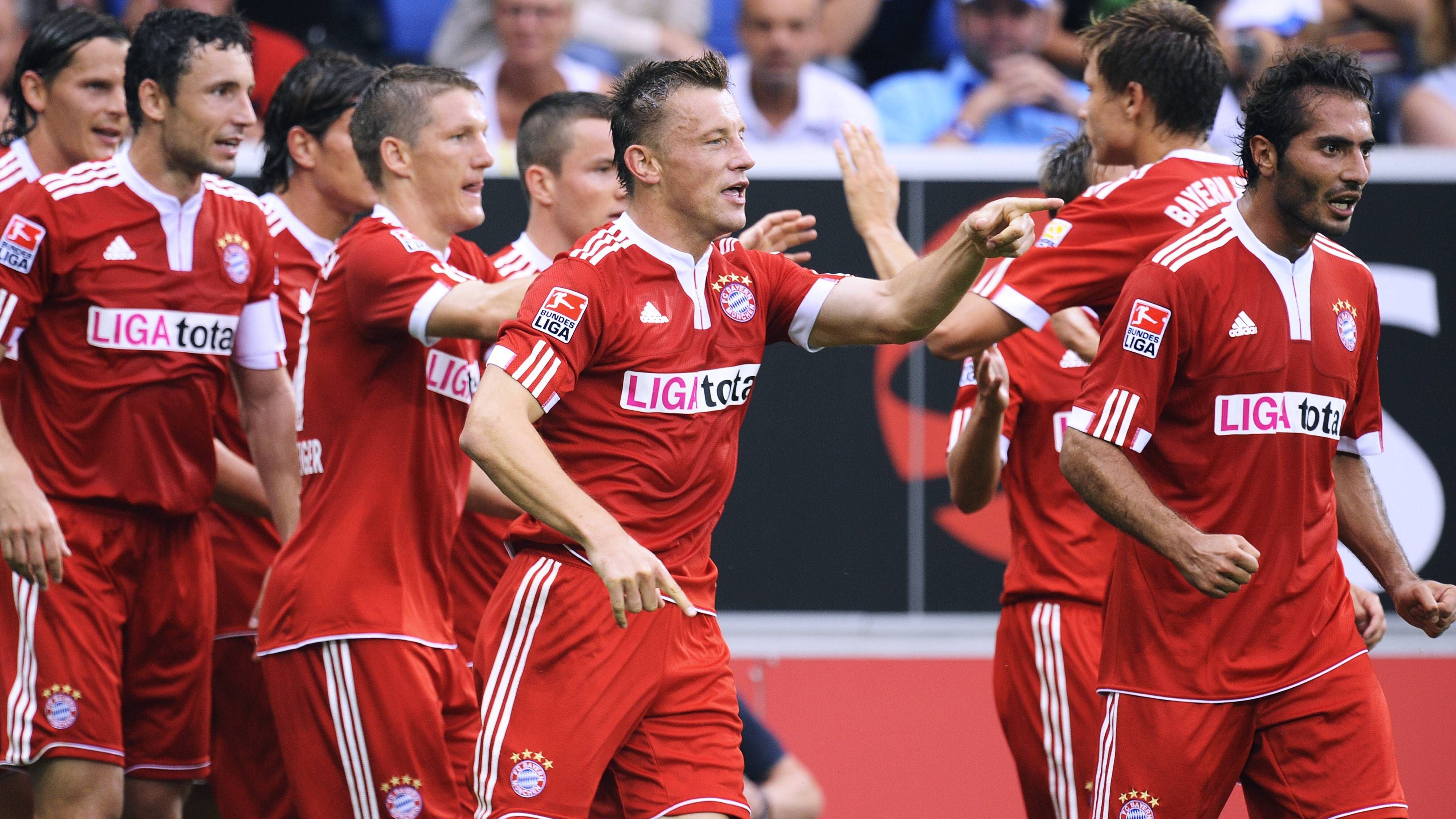 <strong>Saison 2009/10: TSG Hoffenheim – FC Bayern 1:1</strong><br>Zumindest nach 34 Spieltagen hatte van Gaal jedoch die Nase vorn. Rangnick landete mit 1899 im Tabellen-Mittelfeld. Der FCB wurde Meister – und das obwohl der Kader mit Spielern wie Alexander Baumjohann, Hamit Altintop und Diego Contento gar nicht mal so Bayern-like war.