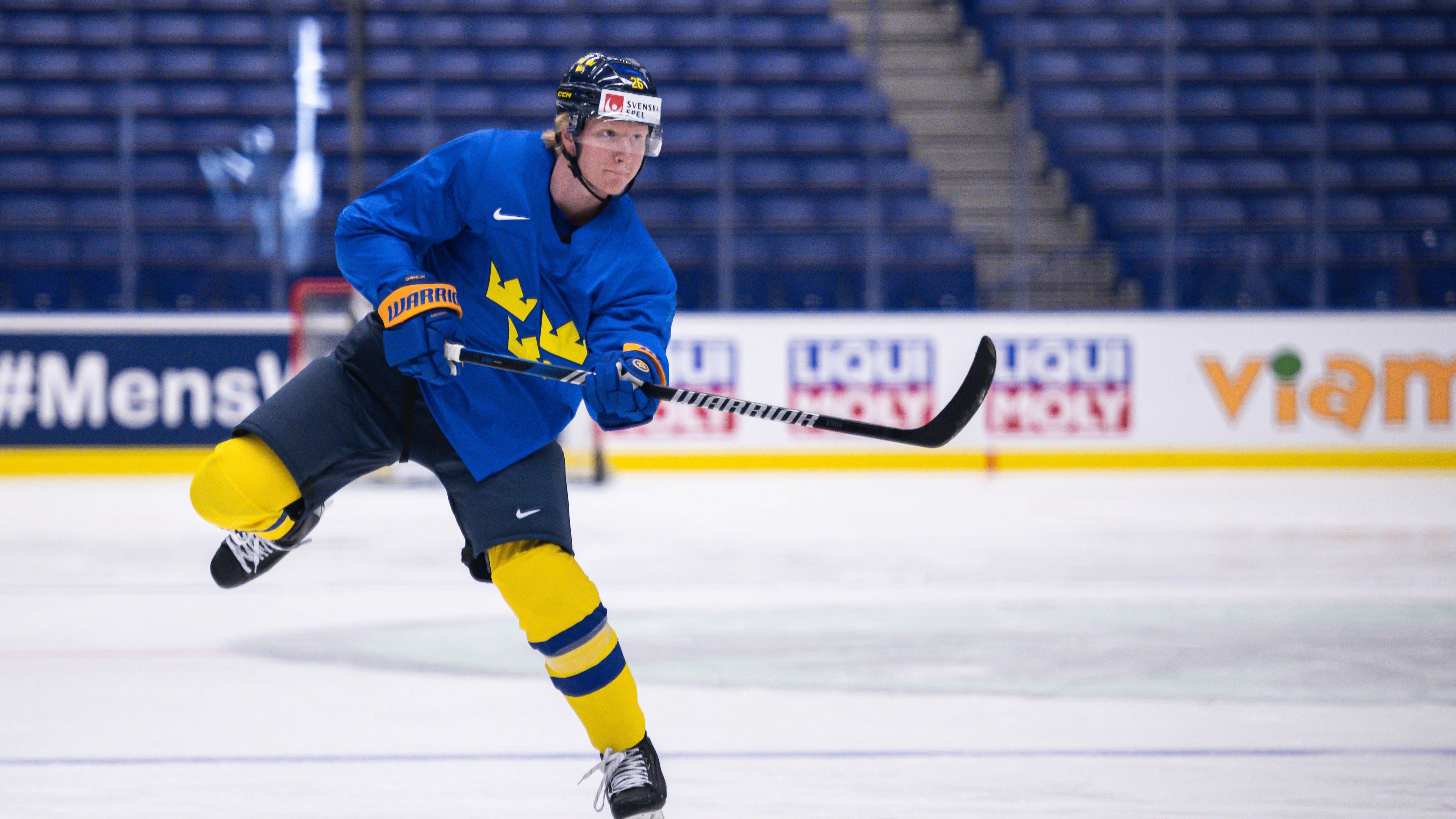 <strong>Schweden: Rasmus Dahlin (Buffalo Sabres)</strong><br>Neben Karlsson ist mit Rasmus Dahlin von den Buffalo Sabres der nächste NHL-Superstar mit von der Partie. Der erst 24 Jahre alte Teamkollege von J.J. Peterka kann bereits 436 NHL-Spiele vorweisen und gilt als einer der besten Offensiv-Verteidiger der Liga.