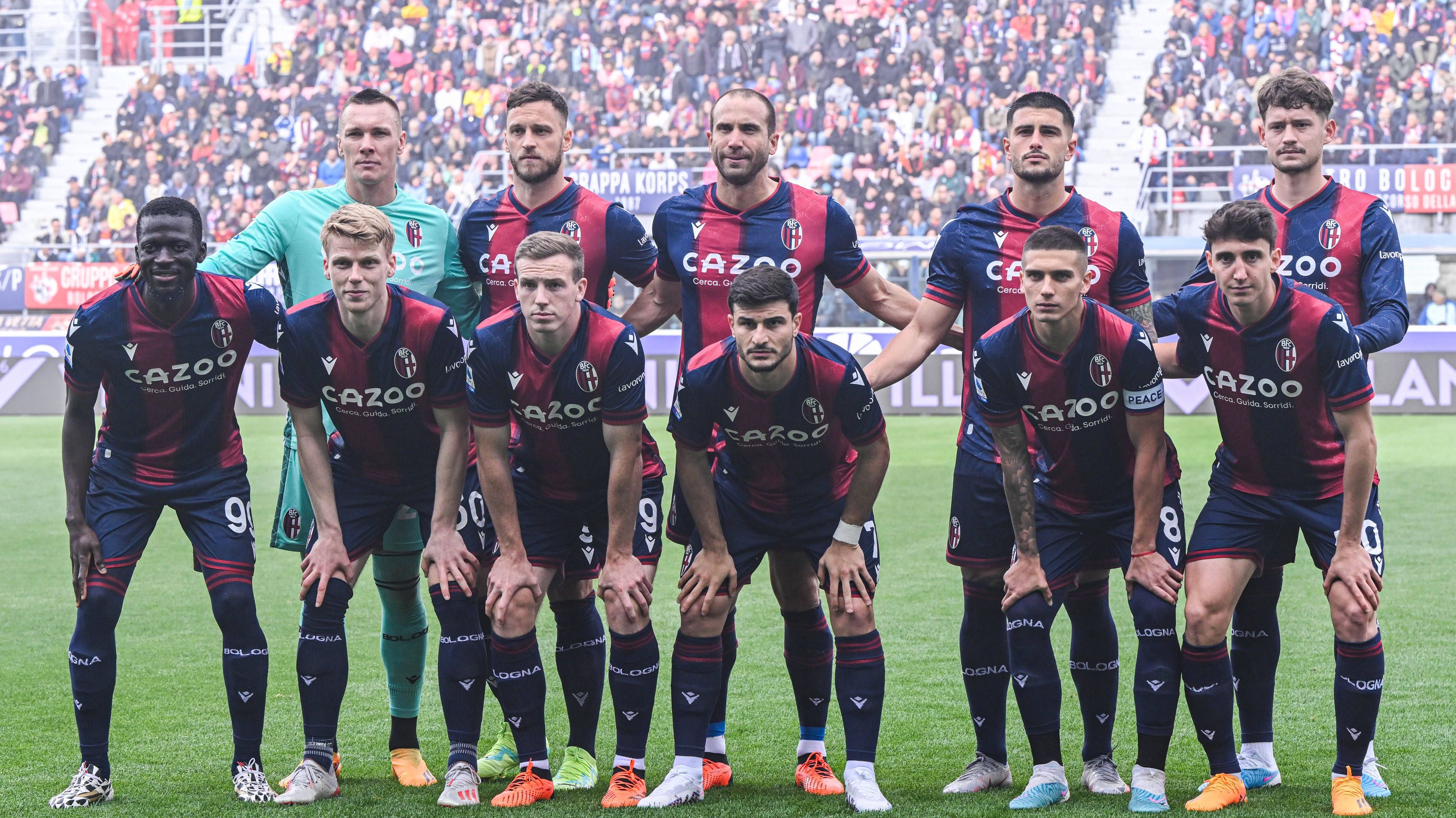 <strong>11. Platz: FC Bologna</strong>
<br>Unglaubliche zwei Niederlagen mussten die Italiener erst in dieser Saison verkraften. Demgegenüber stehen allerdings sieben Unentschieden, sodass der norditalienische Klub auf Platz 5 der Serie A steht (acht Siege, sieben Unentschieden, zwei Niederlagen).