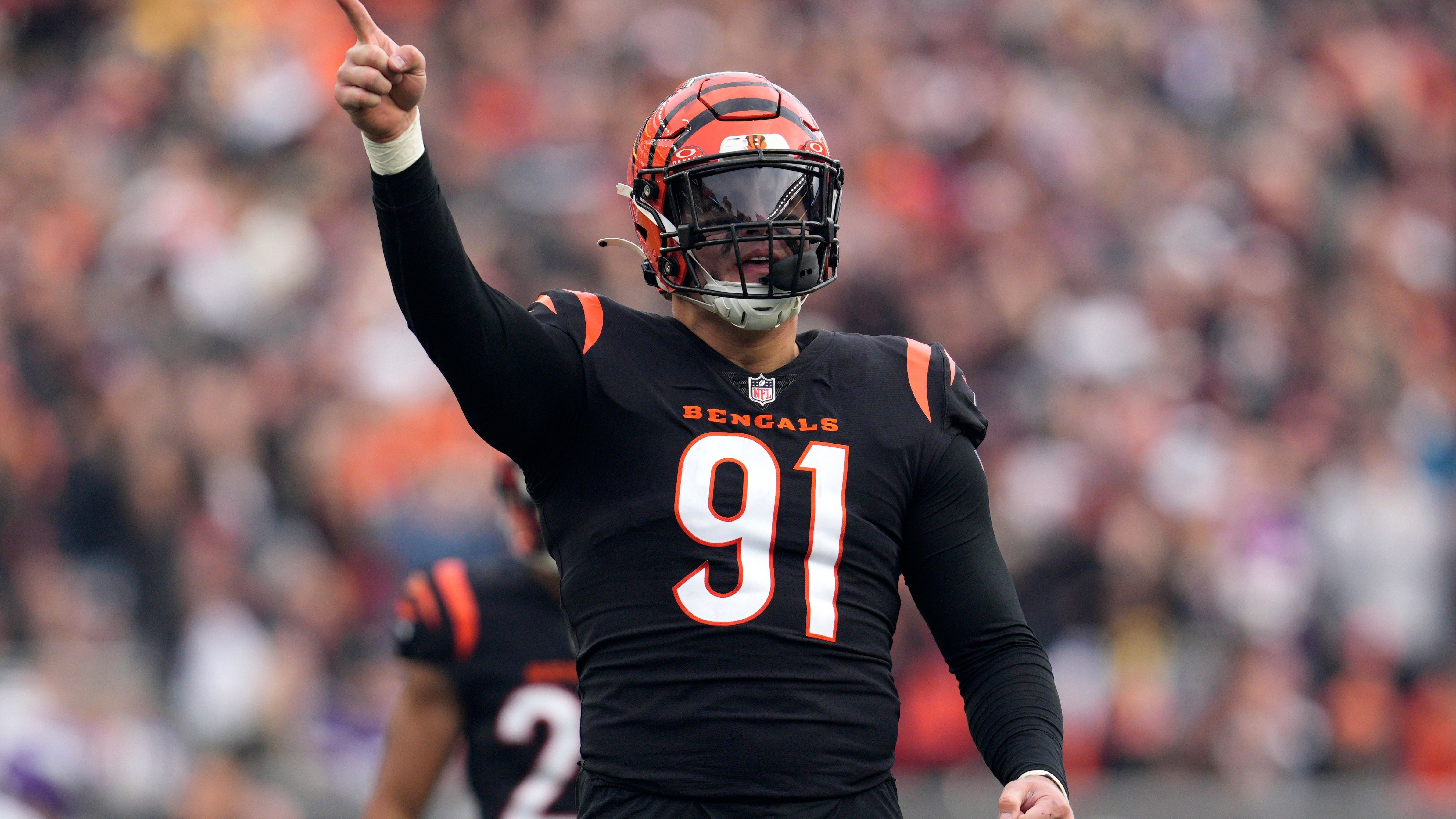 <strong>Trey Hendrickson (Cincinnati Bengals)</strong><br>Bereits vor einem Jahr hatte Hendrickson einen Trade gefordert - nachdem er aber trotzdem 2024 bei den Bengals blieb und die NFL in Sacks anführte (17,5), kündigte er an, in der kommenden Saison ohne neuen Vertrag nicht zu spielen. Die Bengals bieten angeblich 28 Millionen US-Dollar pro Jahr, doch der Star-Defender der vergangenen Saison fordert wohl mehr langfristige Sicherheit.