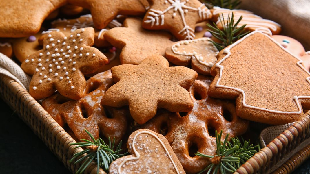 Ob Lebkuchen, Zimtsterne&nbsp; oder Pralinen - unsere weihnachtlichen Low Carb Lieblingsrezepte solltest du dir nicht entgehen lassen!