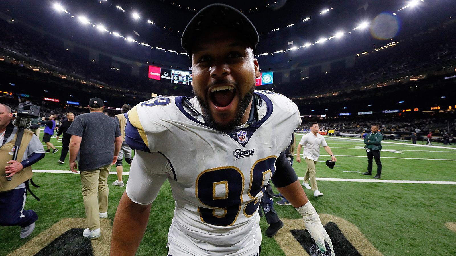 
                <strong>Aaron Donald</strong><br>
                Aaron Charles Donald (Defensive Ende der Los Angeles Rams)
              