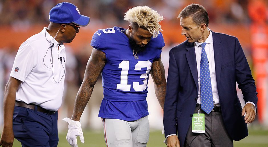 
                <strong>Odell Beckham jr. (New York Giants) </strong><br>
                Odell Beckhams Einsatz steht auf der Kippe. Ob der Wide Receiver gegen die Dallas Cowboys auflaufen kann, wird wohl sehr kurzfristig entschieden. Am Mittwoch konnte Beckham nicht mit dem Team trainieren, gab seinen Fans jedoch ein wenig Hoffnung: "Man muss von Tag zu Tag gucken. Ich würde nicht ausschließen, dass ich spiele."
              