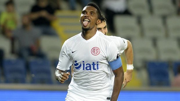 
                <strong>Samuel Eto'o (Antalyaspor)</strong><br>
                Samuel Eto'o (Antalyaspor): Für den FC Barcelona schoss Samuel Eto'o einst ganze 129 Tore. Seit Juli 2015 spielt der 35-jährige Kameruner bei Antalyaspor in der türkischen Süper Lig und ist mit 19 Toren der Top-Torschütze seines Teams.
              
