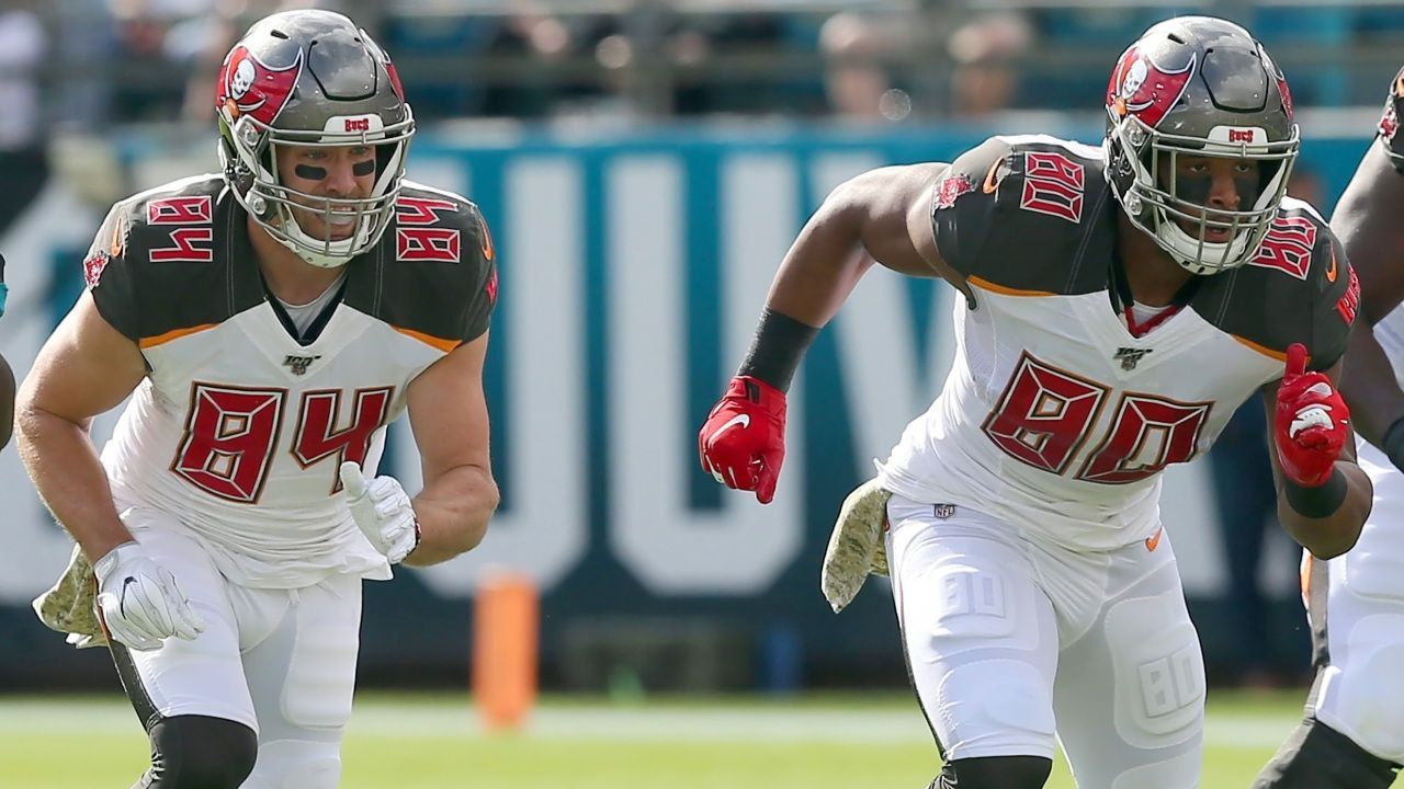 
                <strong>Tampa Bay Buccaneers: Tight Ends</strong><br>
                Nach der überraschenden Verpflichtung von Rob Gronkowski, haben die Tampa Bay Buccaneers nun drei starke Tight Ends in ihren Reihen. Sowohl O.J. Howard als auch Cameron Brate konnten bereits ihr Können in der NFL unter Beweis stellen. Sollte keiner der beiden getradet werden, haben die Bucs auf dieser Position definitiv ein Überangebot. 
              