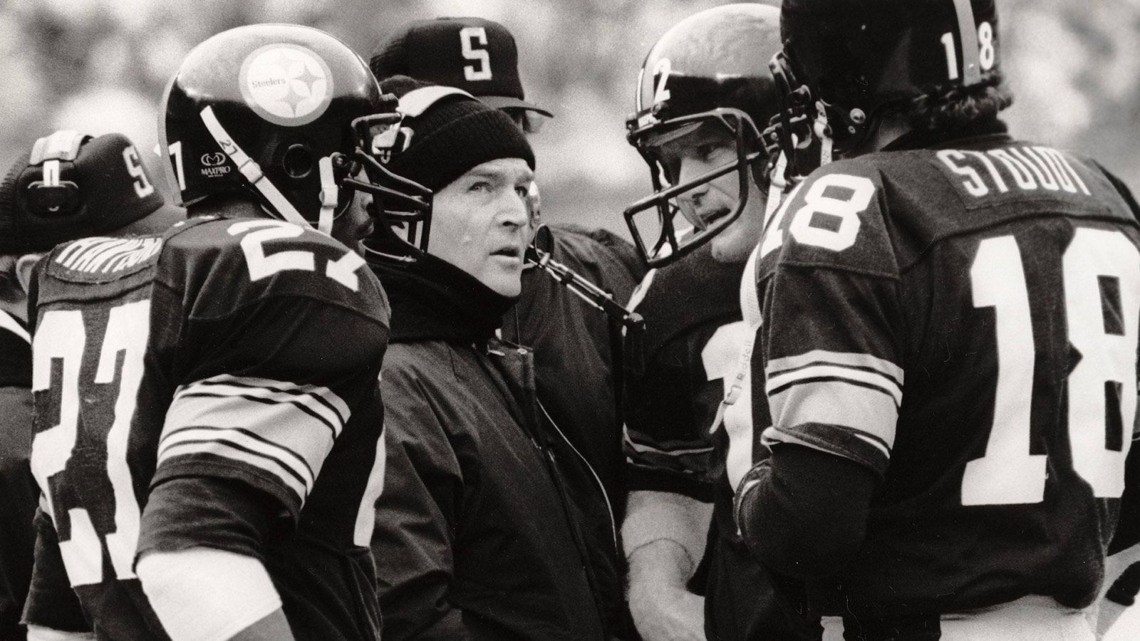 <strong>Platz 7 (geteilt): Chuck Noll - 148 Niederlagen</strong><br>
                Kaum jemand dürfte Chuck Noll wegen seiner 148 Niederlagen im Gedächtnis behalten. Vielmehr steht der Trainer mit vier Super-Bowl-Siegen als Head Coach der Pittsburgh Steelers in den Geschichtsbüchern. Nur Bill Belichick ist mit sechs Ringen erfolgreicher.
