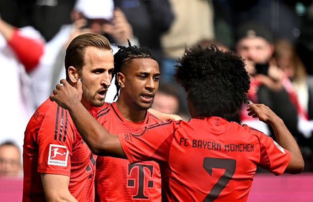 Harry Kane, Michael Olise und Serge Gnabry (v.l.)