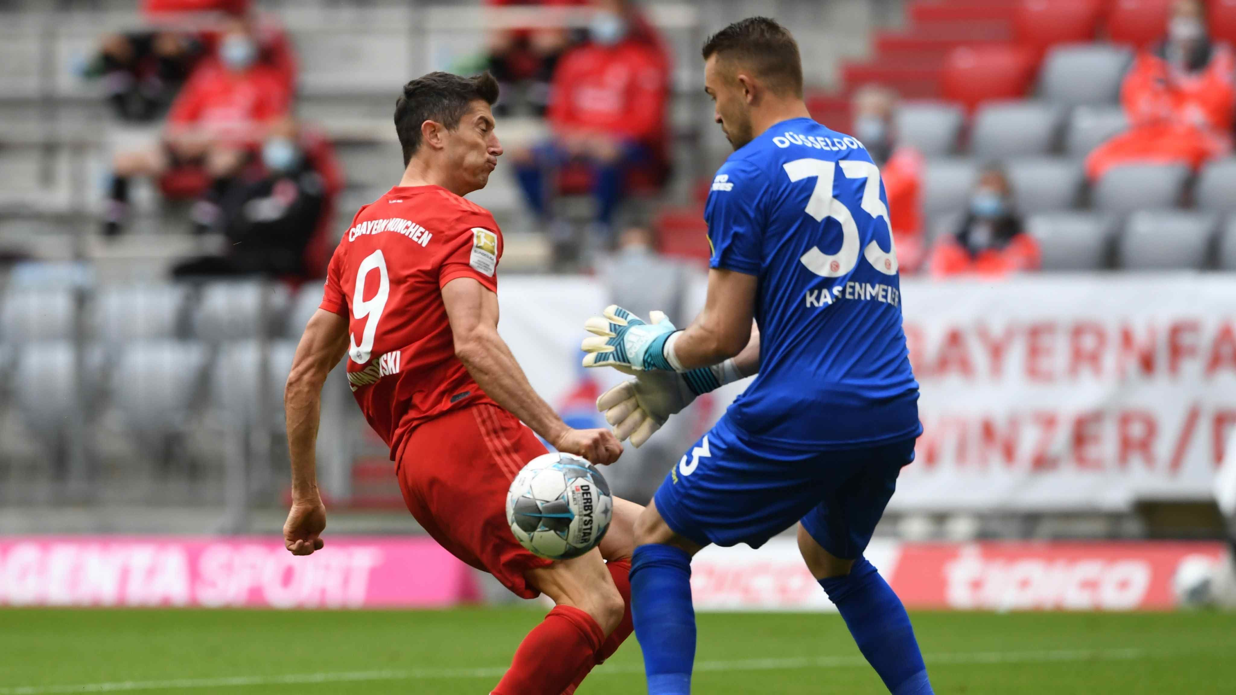 
                <strong>Robert Lewandowski</strong><br>
                Sehr lauffreudig, unermüdlich, lasst sich weit zurückfallen, um sich die Bälle zu holen und Angriffe einzuleiten und die Bälle zu verteilen. Belohnt sich mit dem 3:0, das er im Aufbau mit einleitet. Damit beendet er den Torfluch, denn gegen Fortuna war er bislang stets leer ausgegangen. Heißt auch: Lewandowski hat jetzt gegen alle 18 Bundesligisten mindestens einen Treffer erzielt. Legt dann in der 50. Minute sehenswert nach, als er im Fallen per Hacke einnetzt. Zum 29. Mal in dieser Saison. ran-Note: 1
              